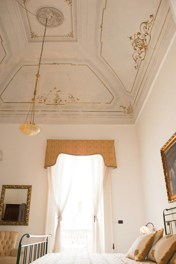 Palazzo Scarciglia - Dimora D'Epoca Minervino di Lecce Exterior foto